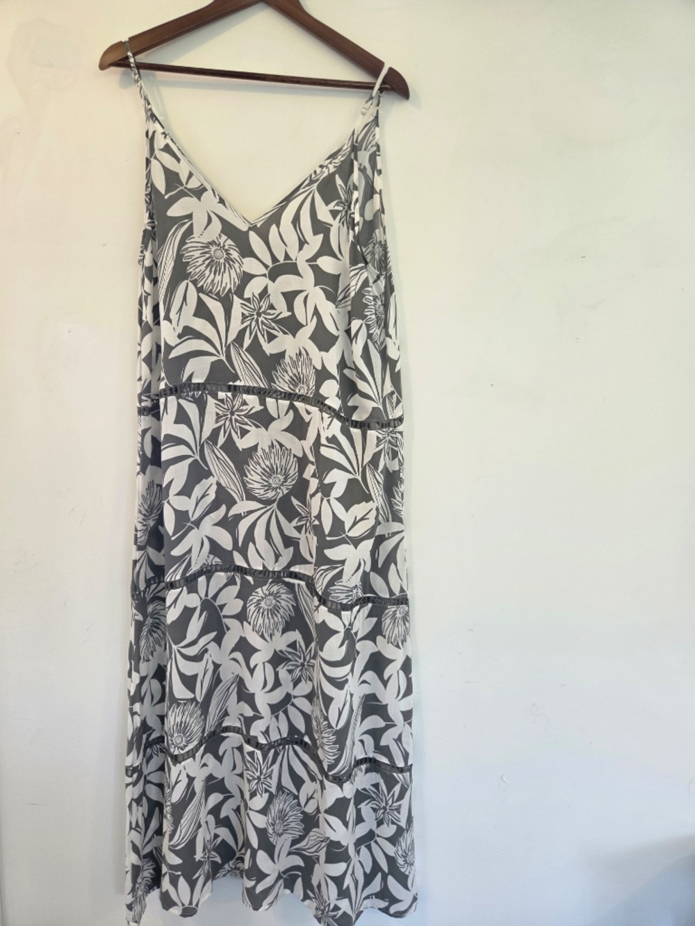 NWT La Vie En Rose Aqua maxi dress L sleeveless tiered crochet florals Coastal - Picture 2 of 12
